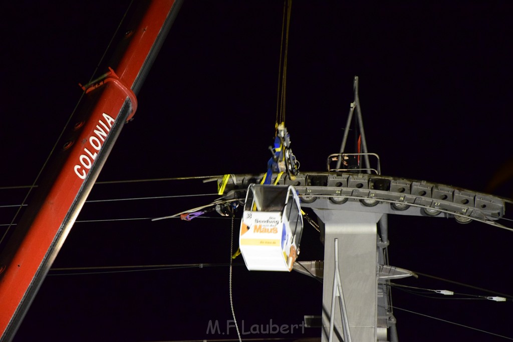 Koelner Seilbahn Gondel blieb haengen Koeln Linksrheinisch P947.JPG - Miklos Laubert